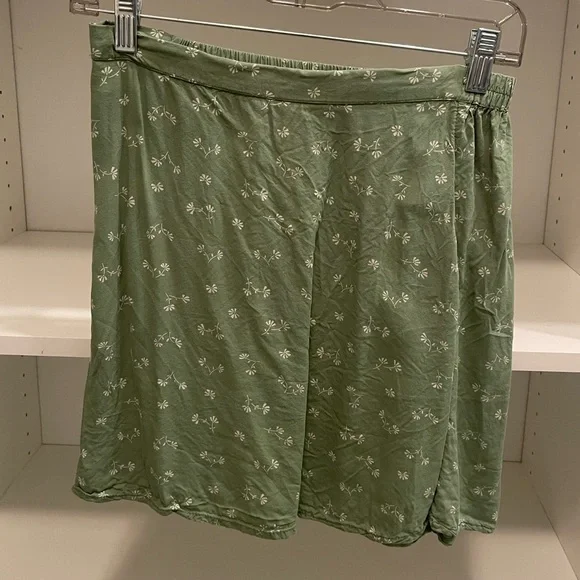 Women’s Green Floral Billabong Skirt - Picture 1 of 8